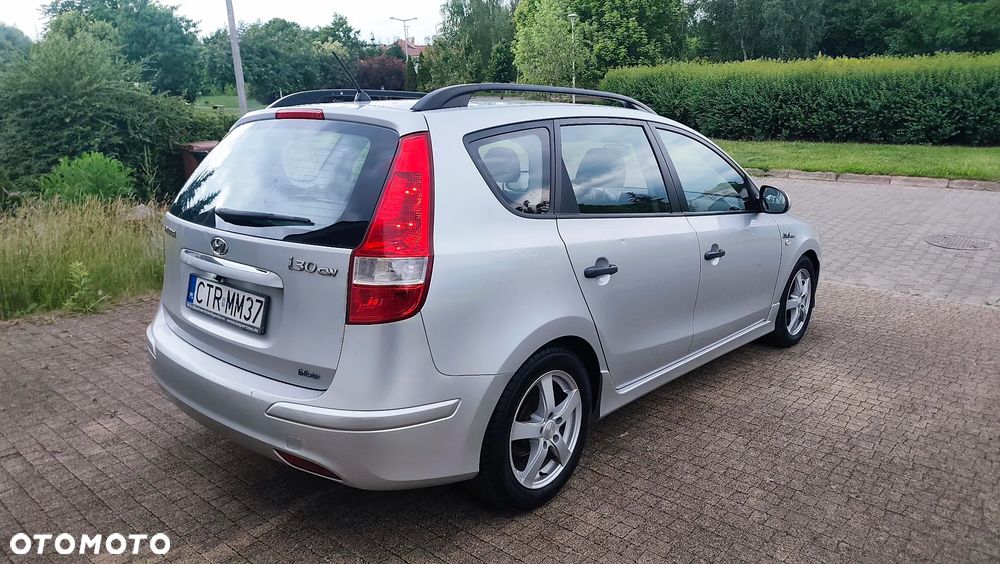 Hyundai i30 blue 1.6 CRDi Premium - 23