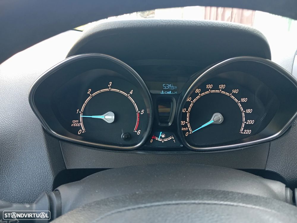 Ford Tourneo Courier 1.5 TDCi Titanium - 19