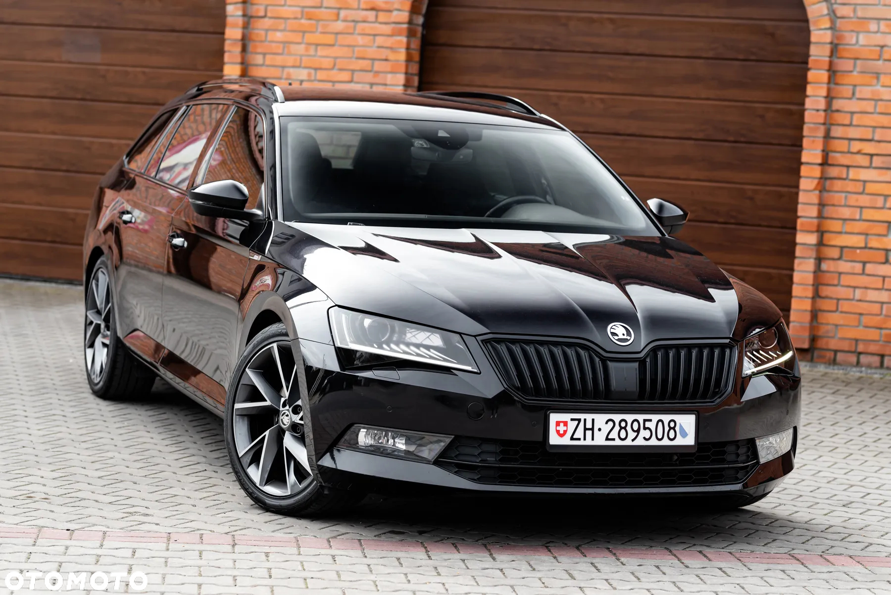 Skoda Superb 2.0 TDI DSG Sportline - 9