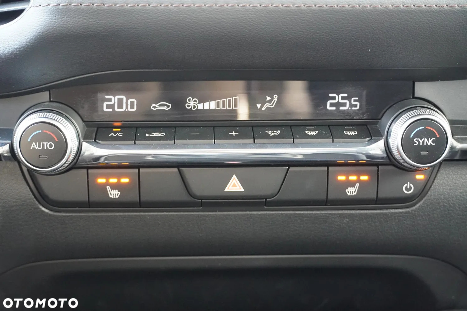 Mazda 3 2.0 mHEV Exclusive Line - 8