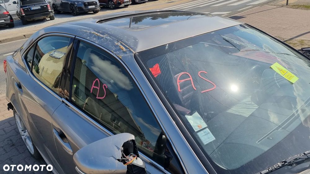 Lexus IS 300h Elegance - 22