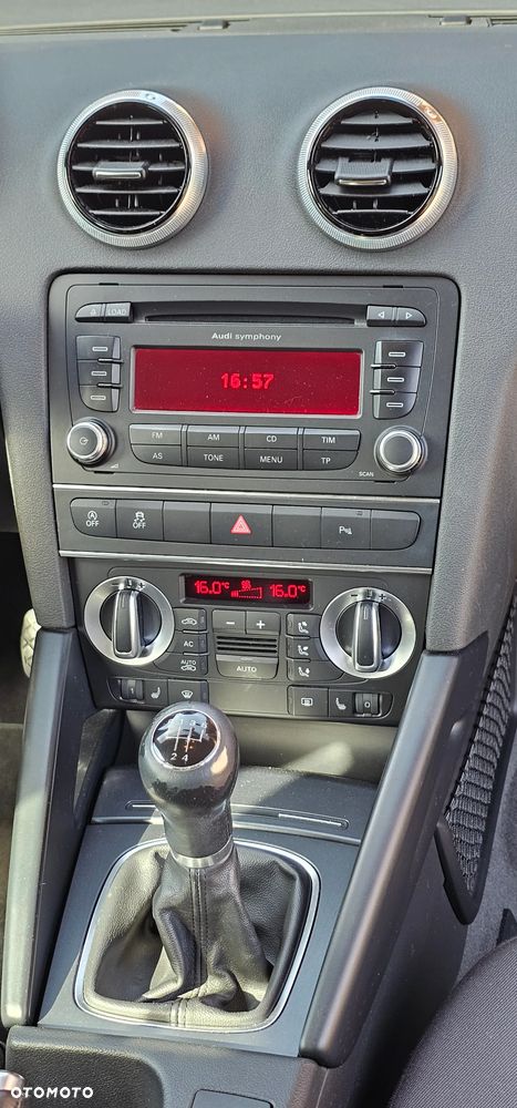 Audi A3 Sportback 1.6 TDI DPF Attraction - 24