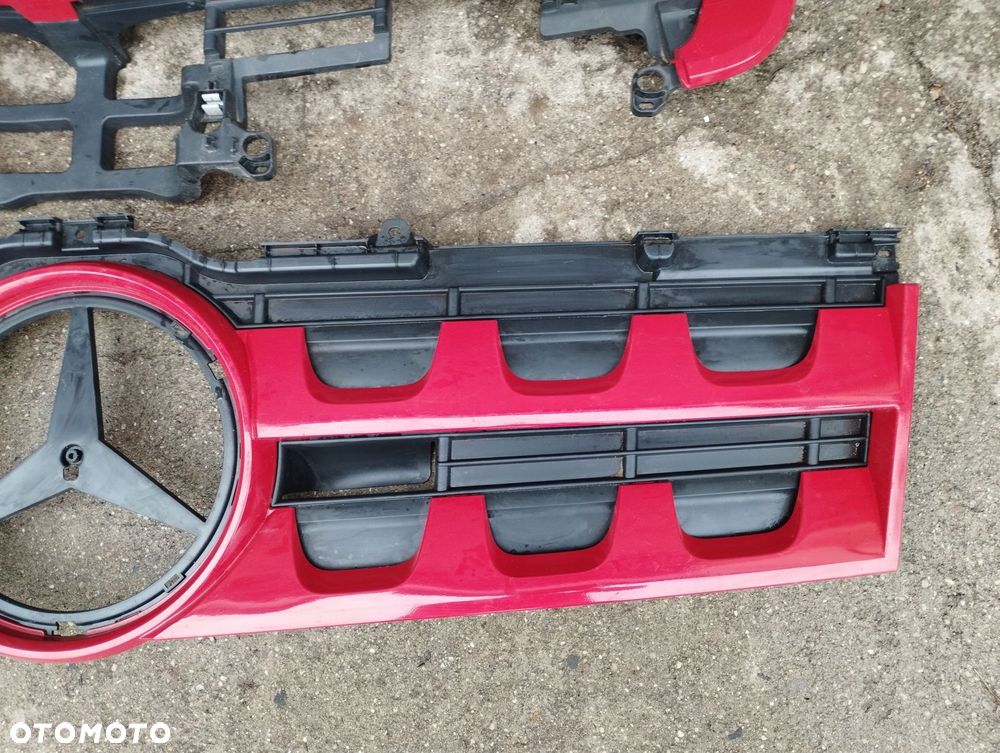 grill osłona atrapa mercedes actros mp4 a960 a9608850754 a9607500418 - 4