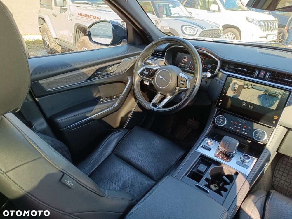 Jaguar F-Pace - 30