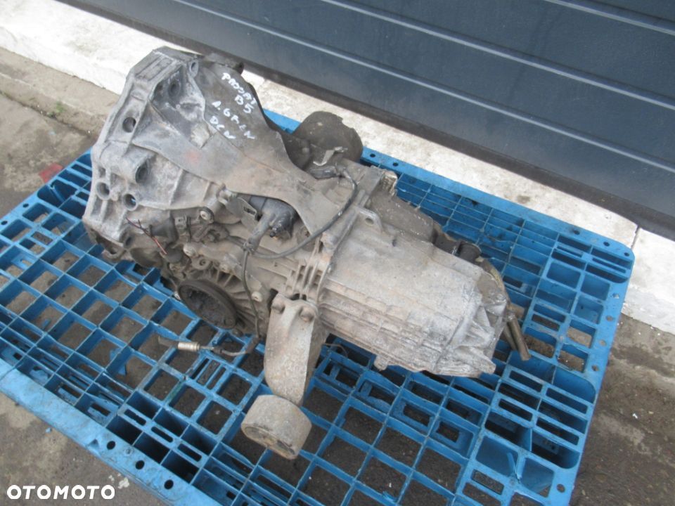 SKRZYNIA BIEGÓW VW PASSAT B5 1.6 BENZYNA DCN - 4