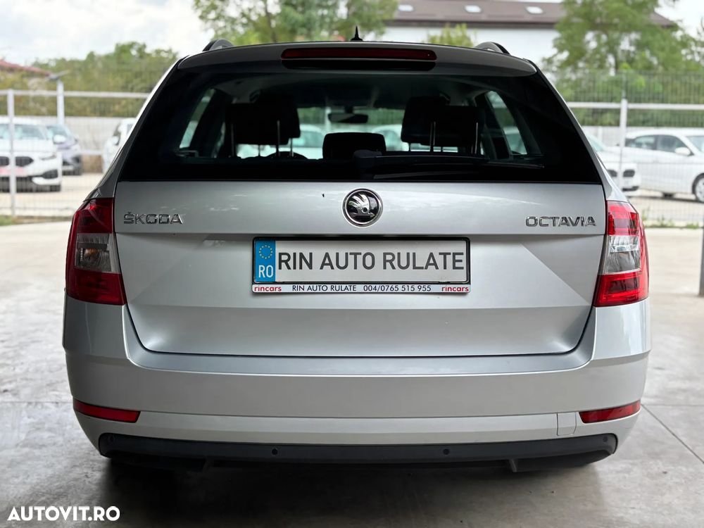 Skoda Octavia Combi Diesel 2.0 TDI DSG Ambition - 9