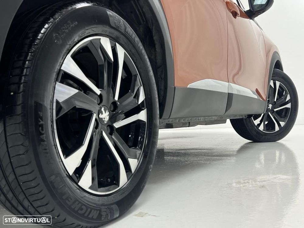 Peugeot 2008 1.2 PureTech Allure - 10