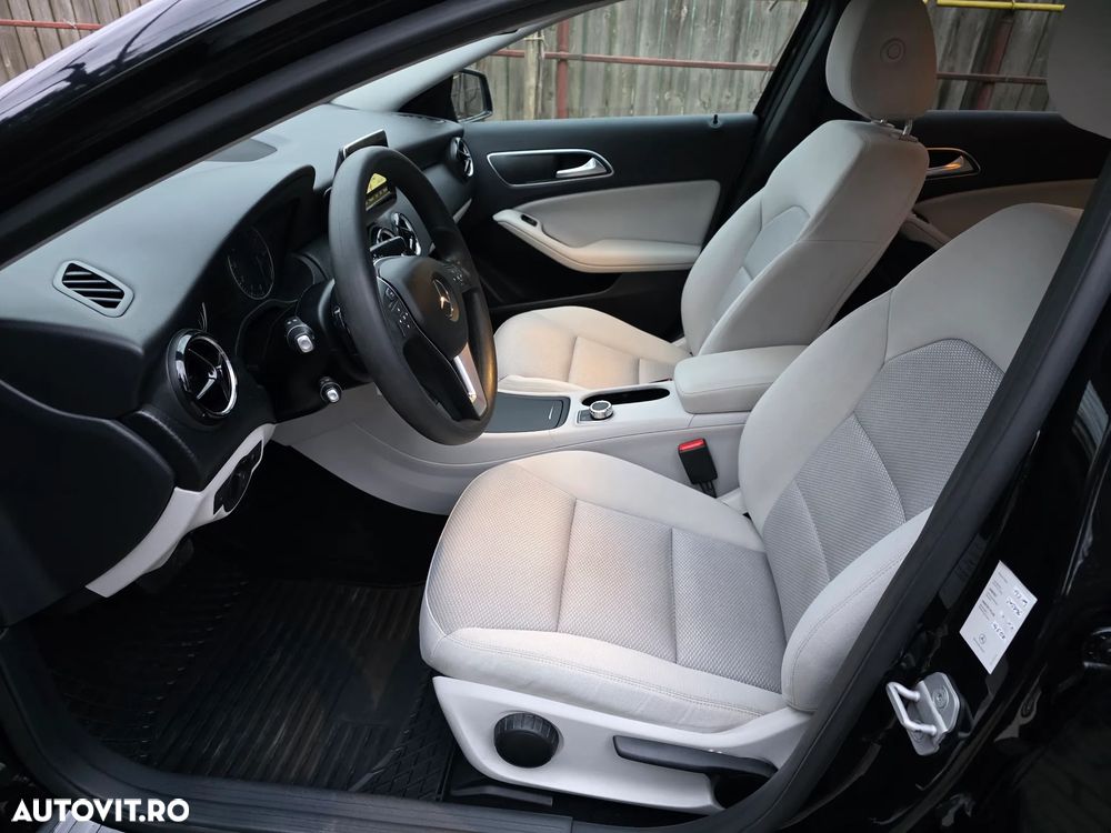 Mercedes-Benz A 180 7G-DCT StreetStyle - 16