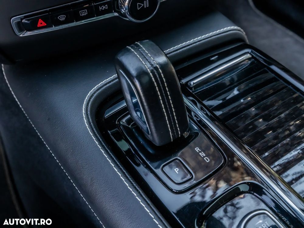 Volvo V60 T8 AWD Recharge Geartronic RDesign - 24