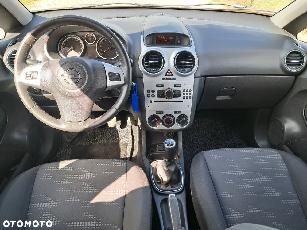 Opel Corsa 1.4 16V 150 Jahre - 15