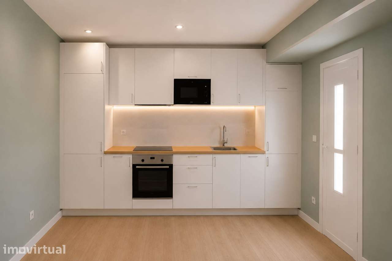 Moradia T2 Totalmente Remodelada | Charneca – Venda do Pinheiro | - Grande imagem: 2/11