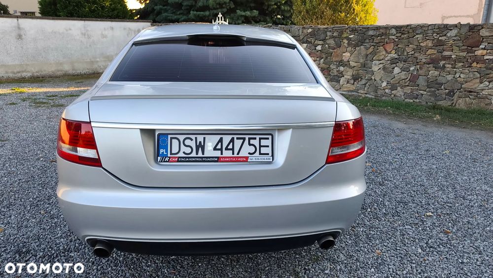 Audi A6 Limousine 2.4 - 12