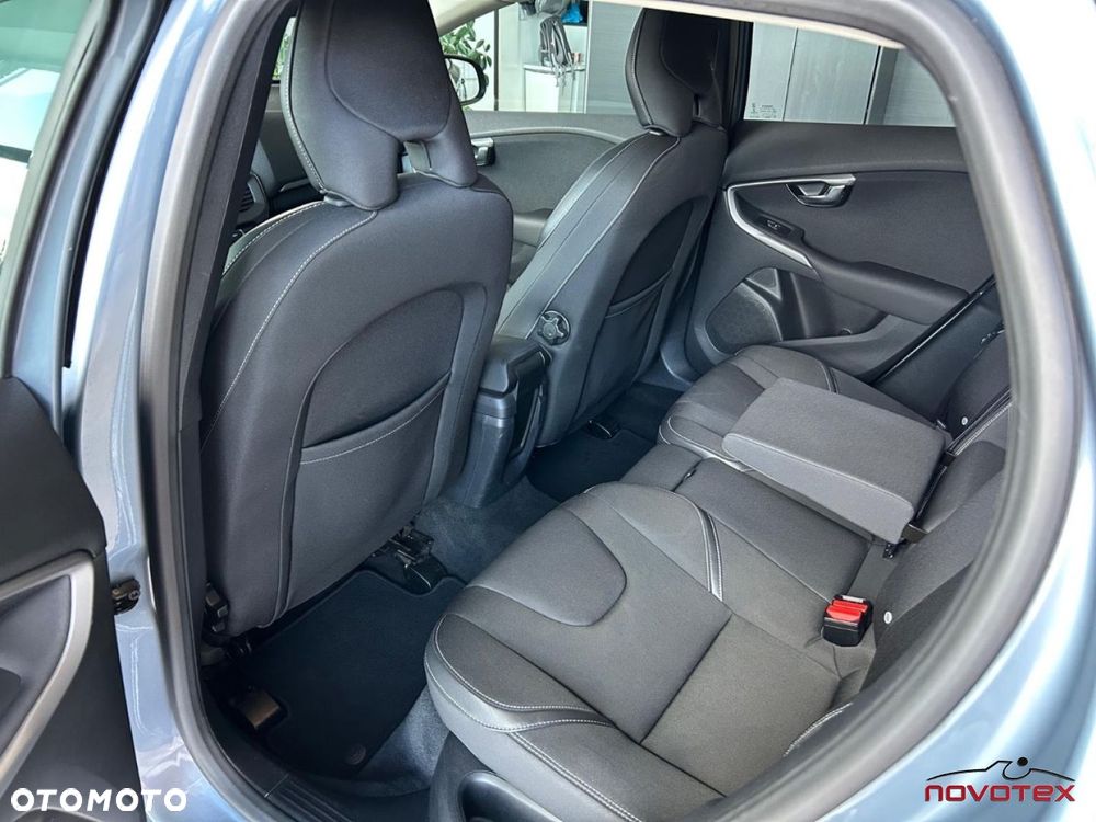 Volvo V40 D2 Drive-E Momentum - 23