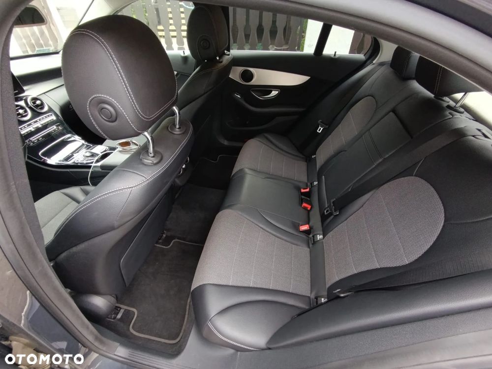 Mercedes-Benz Klasa C 200 7G-TRONIC - 17