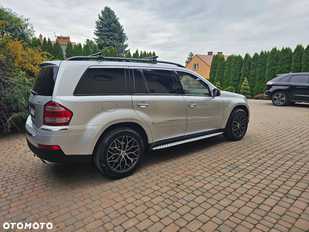Mercedes-Benz GL - 14
