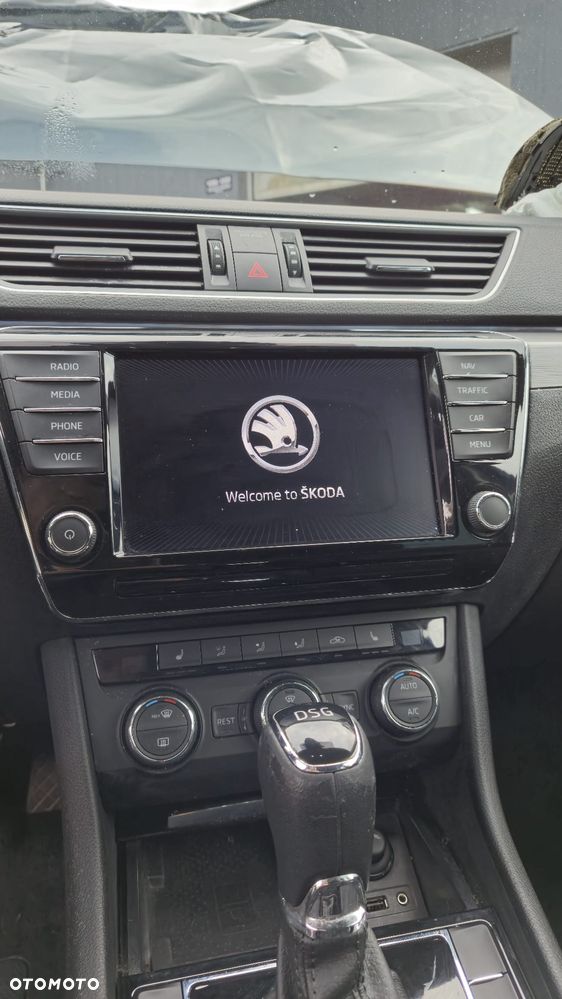 Skoda Superb 1.6 TDI DSG Ambition - 16