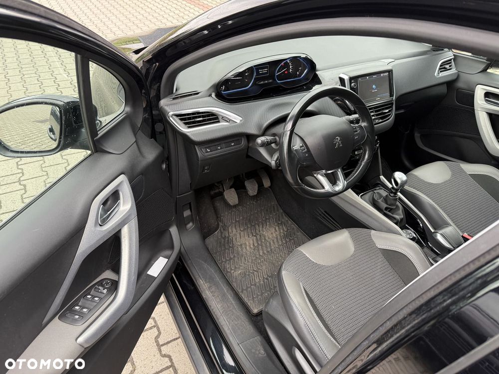 Peugeot 2008 1.2 PureTech Allure S&S - 9