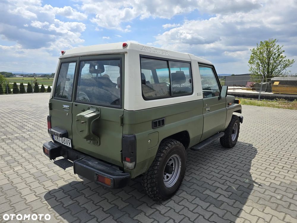 Toyota Land Cruiser - 3