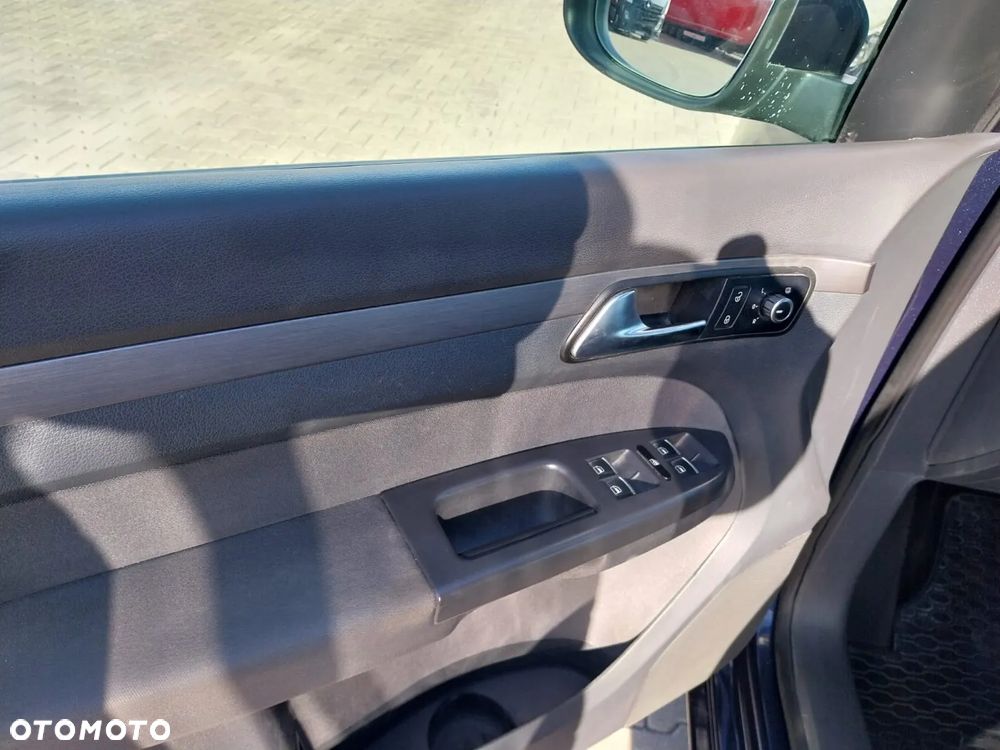 Volkswagen Touran 1.6 TDI DPF Comfortline - 8