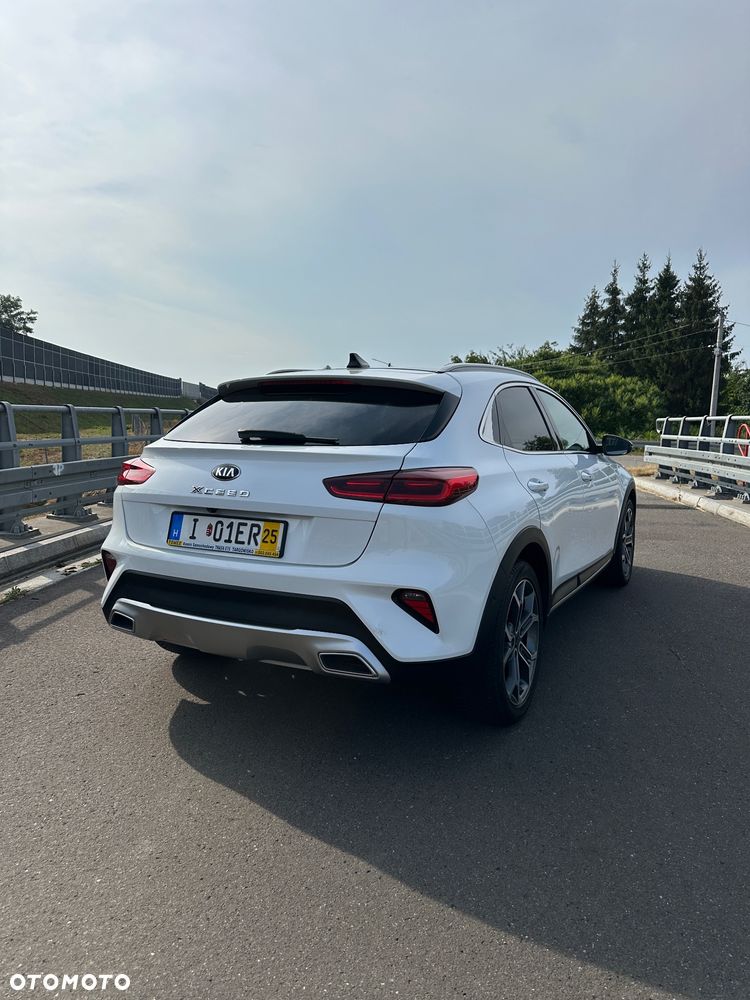 Kia XCeed - 10