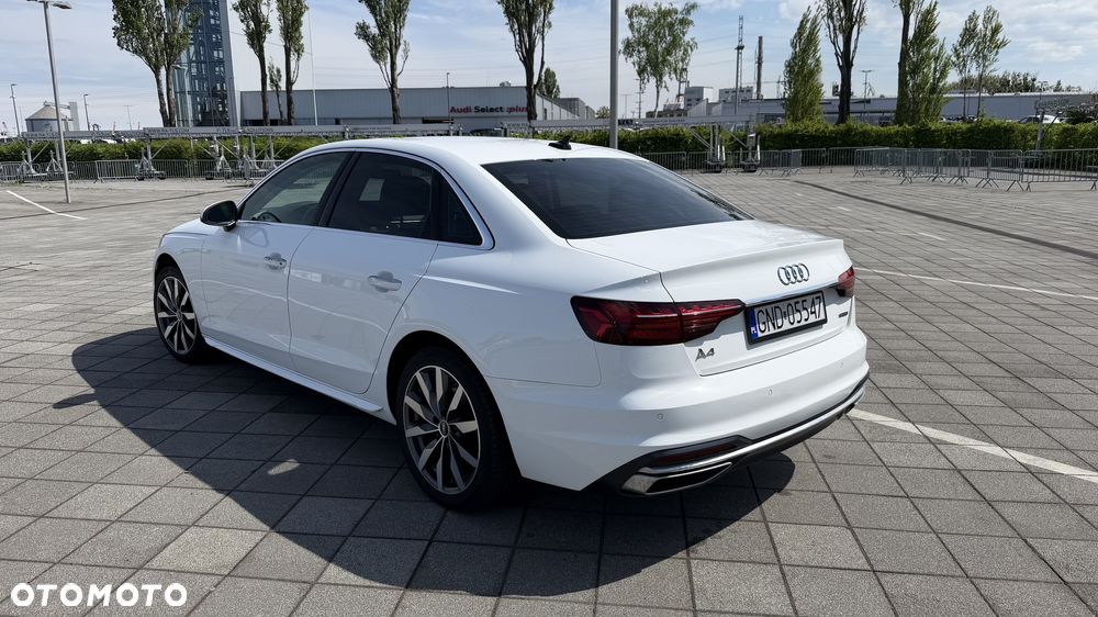 Audi A4 Limousine 40 TFSI quattro S tronic - 4