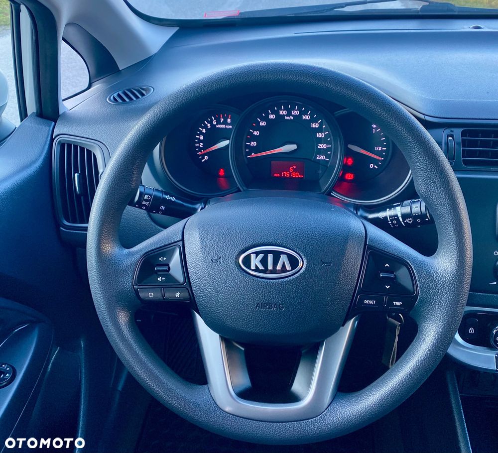 Kia Rio 1.2 Attract - 17