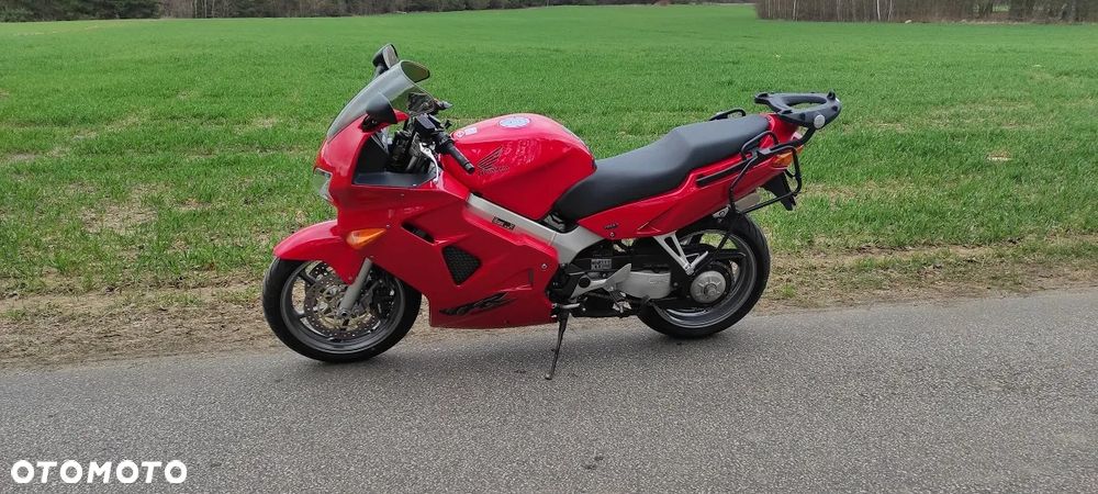 Honda VFR - 4