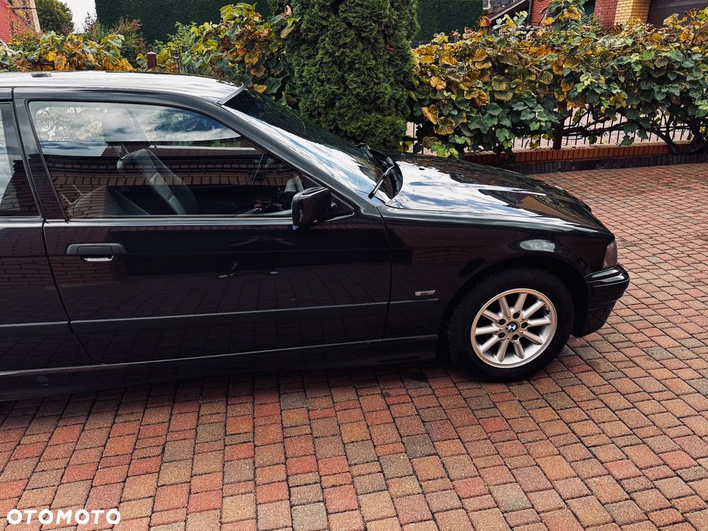 BMW Seria 3 316i - 32