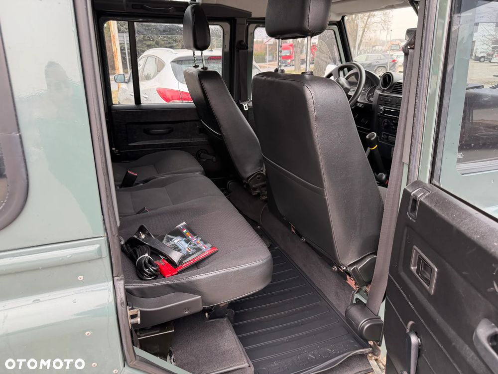 Land Rover Defender 2.4 TD4 S - 34