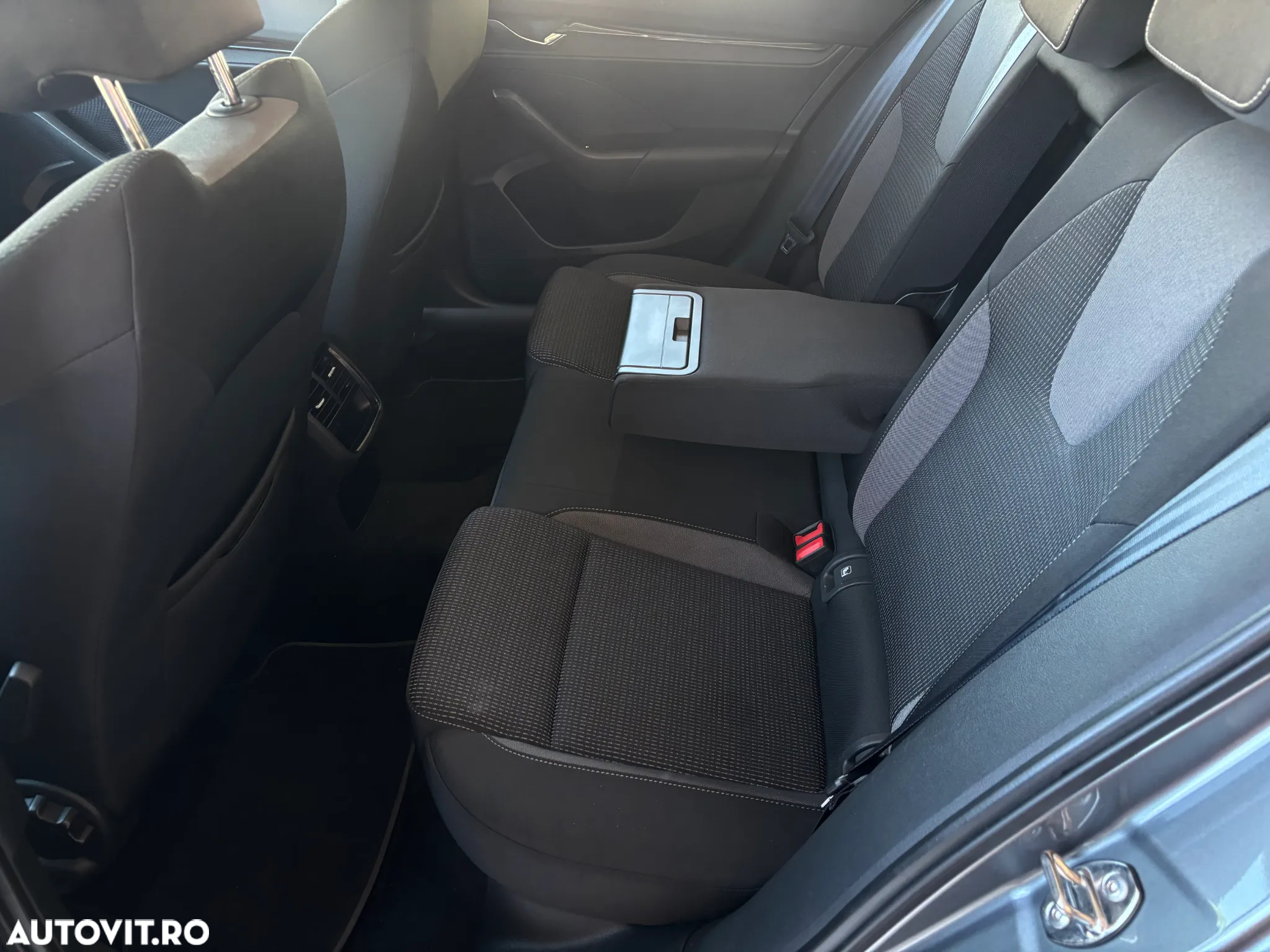 Skoda Octavia 2.0 TDI DSG Ambition - 15
