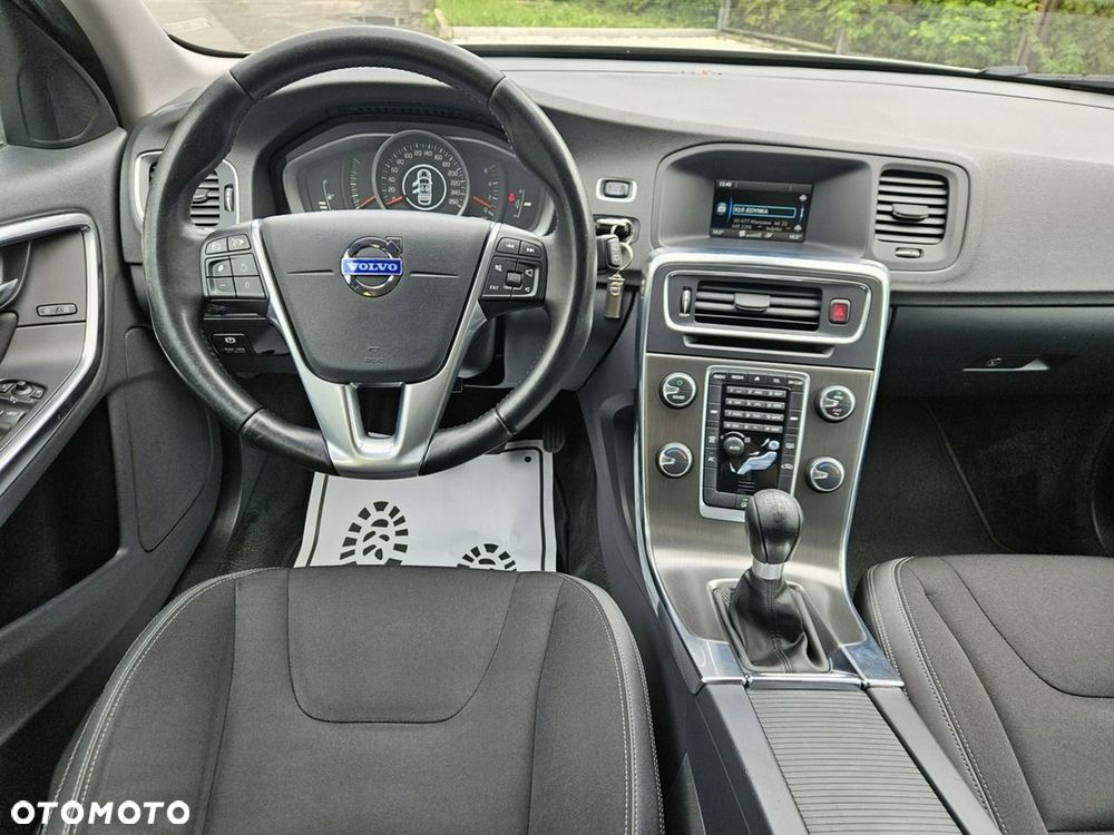 Volvo V60 D4 Momentum - 9