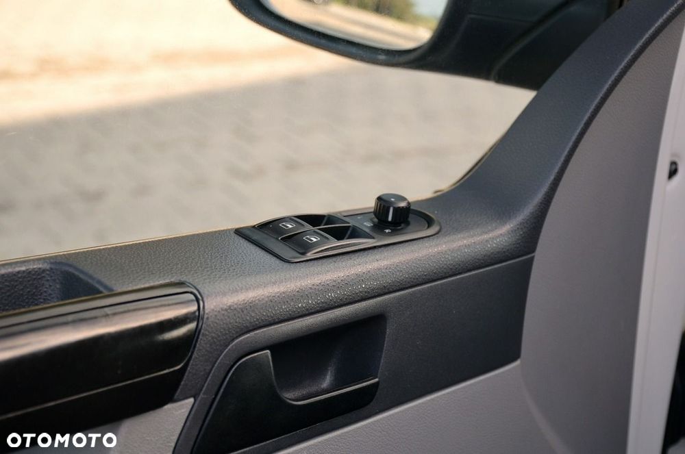 Volkswagen Transporter - 19