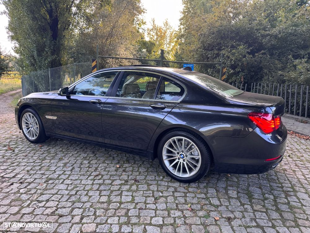 BMW 740 d - 11