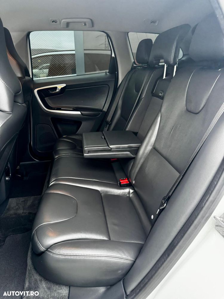 Volvo XC 60 D4 AWD Geartronic Summum - 18