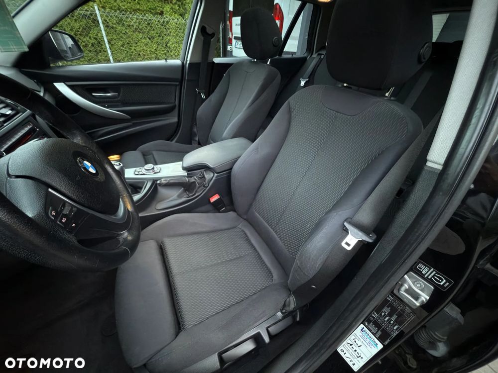 BMW Seria 3 318d Modern Line - 24