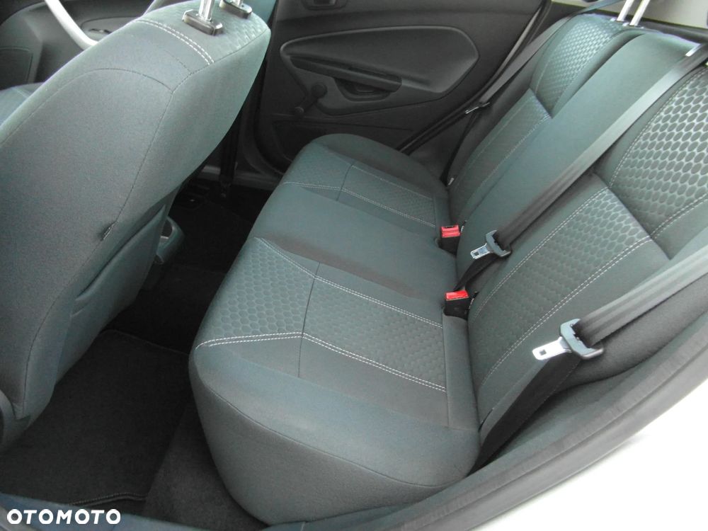 Ford Fiesta 1.25 Celebration - 33