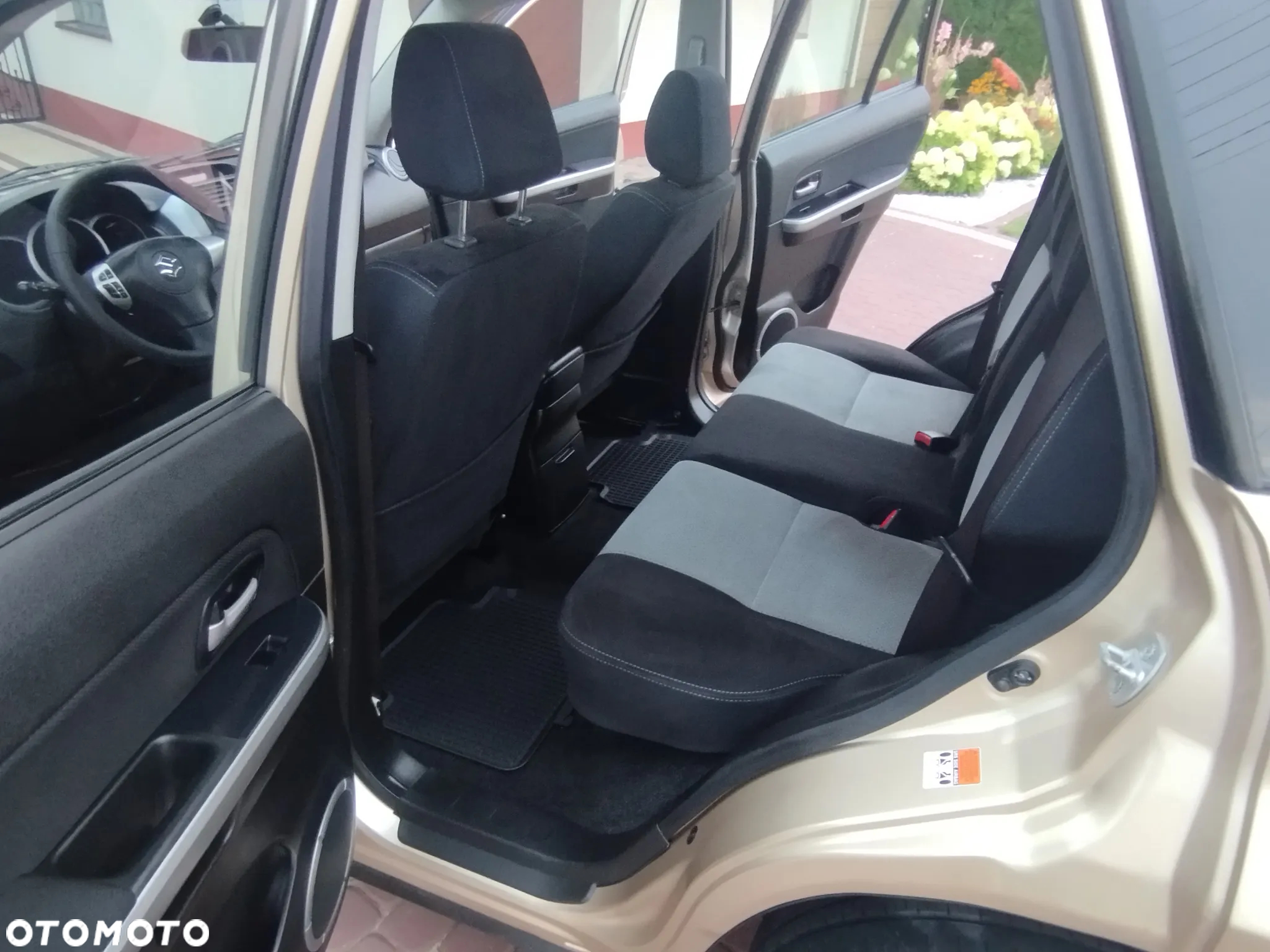 Suzuki Grand Vitara 2.0 Comfort Limited - 10
