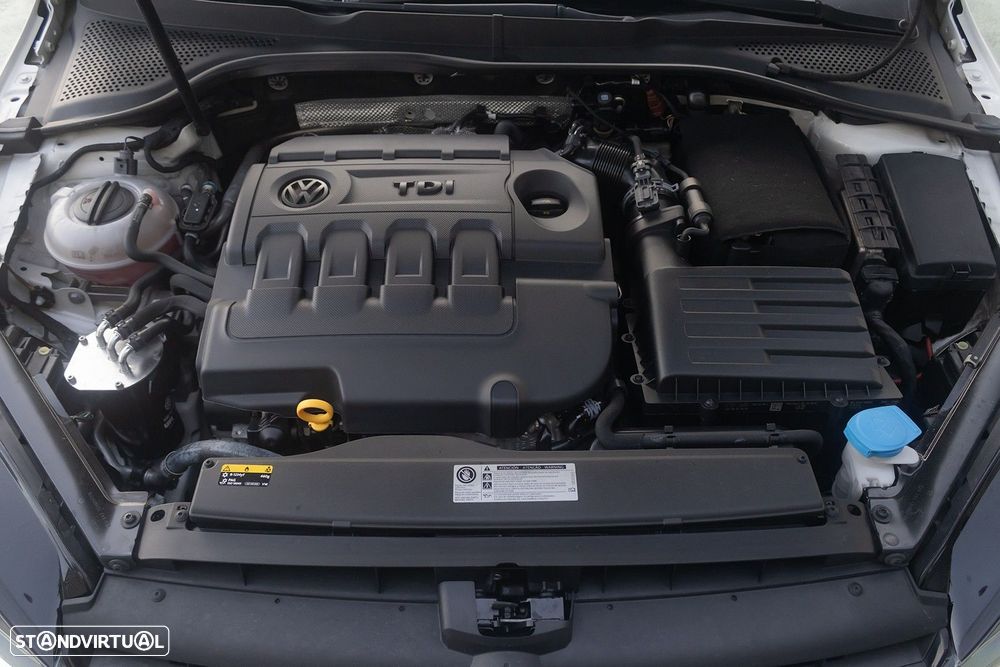VW Golf 1.6 TDI Highline DSG - 25