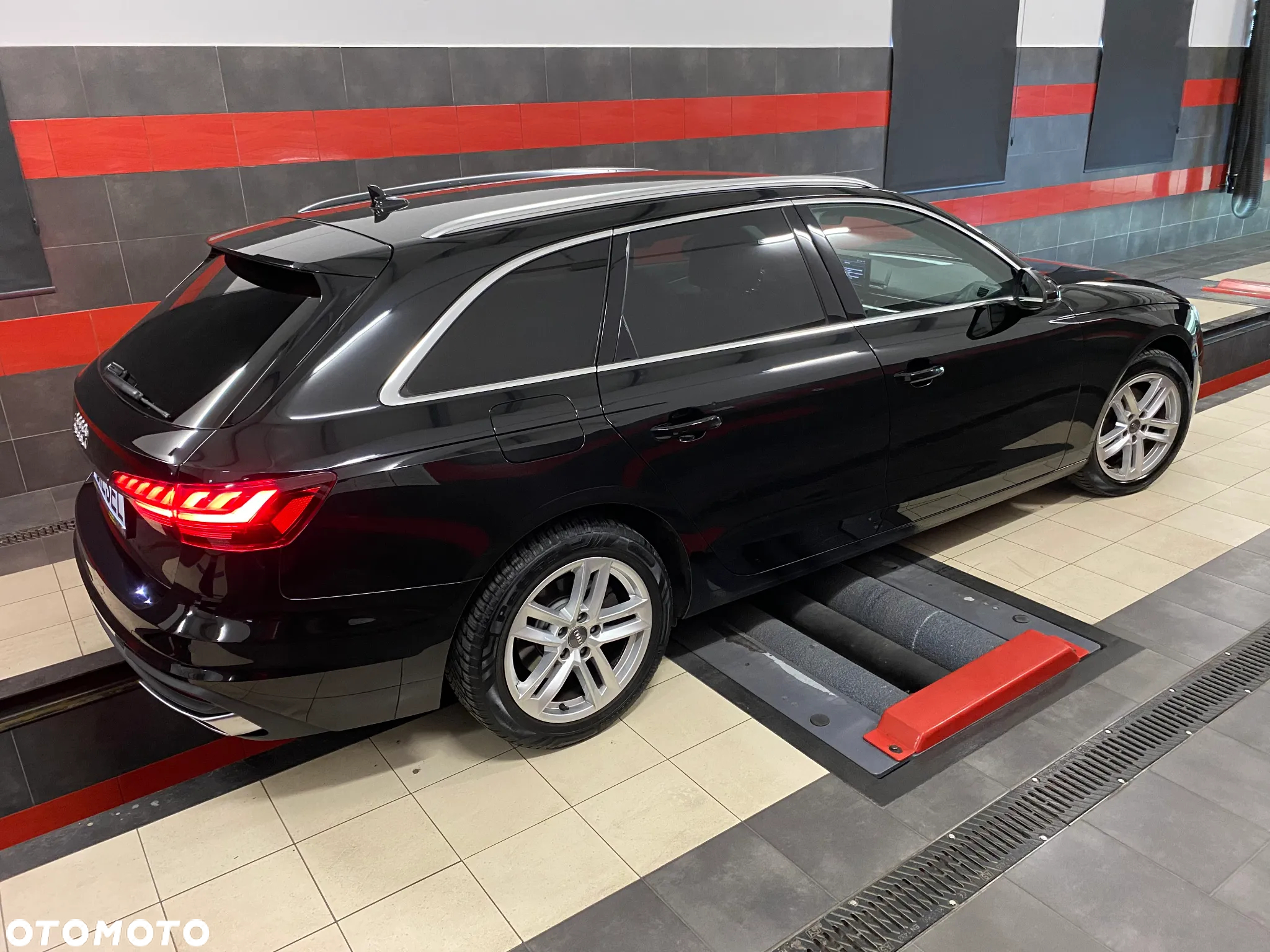 Audi A4 2.0 TDI Design S tronic - 11