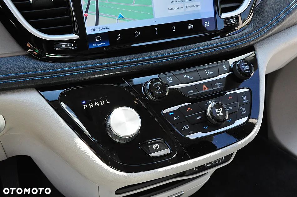 Chrysler Pacifica - 35