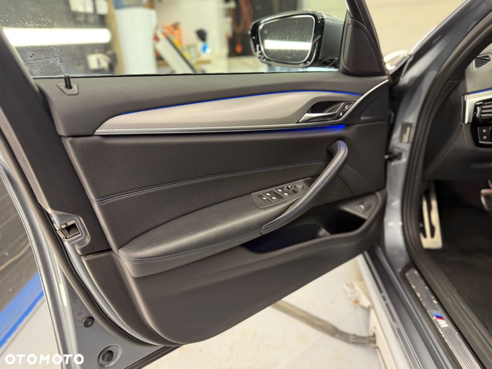 BMW Seria 5 520d M Sport Edition - 17