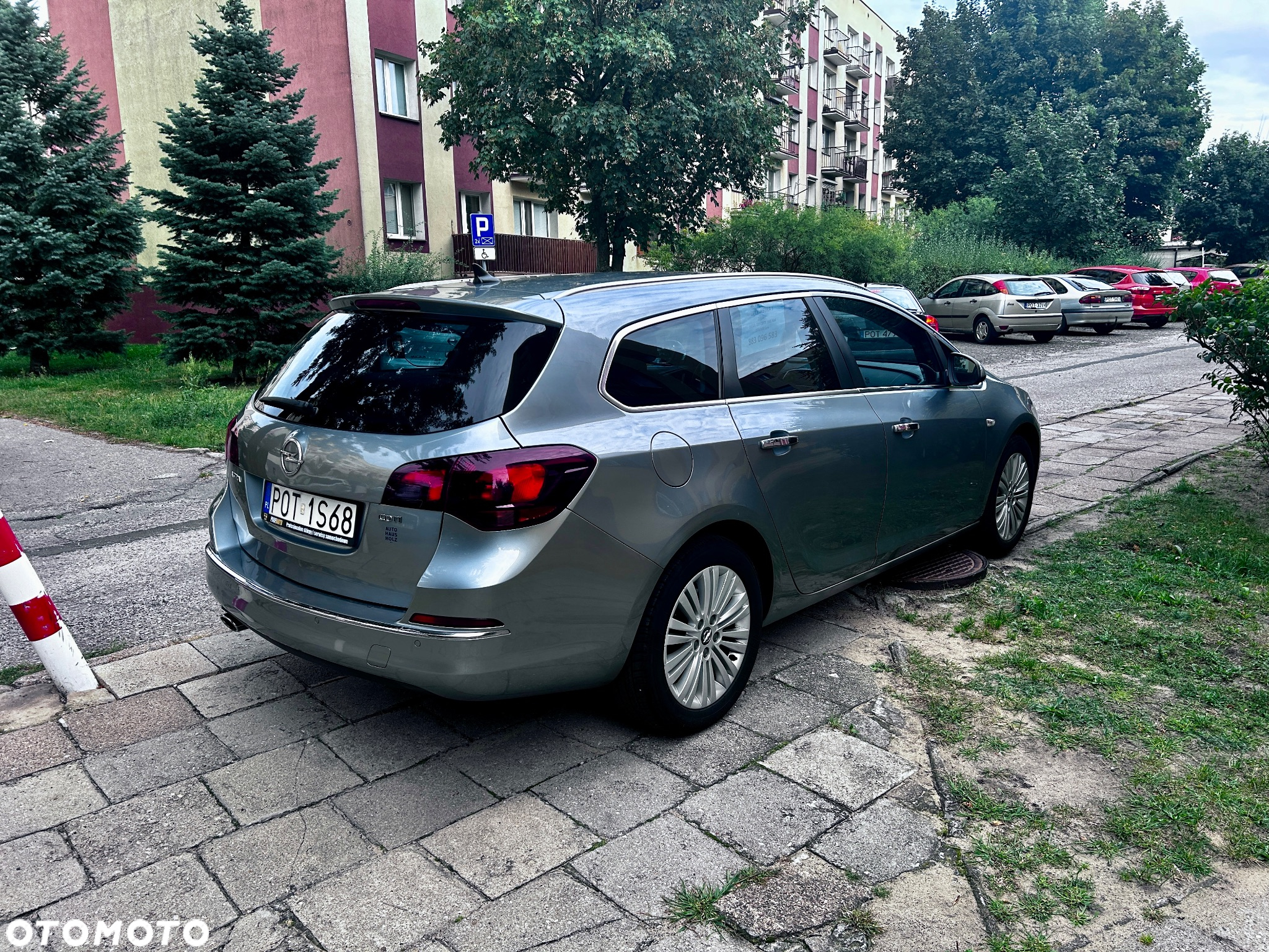 Opel Astra IV 2.0 CDTI Cosmo - 2