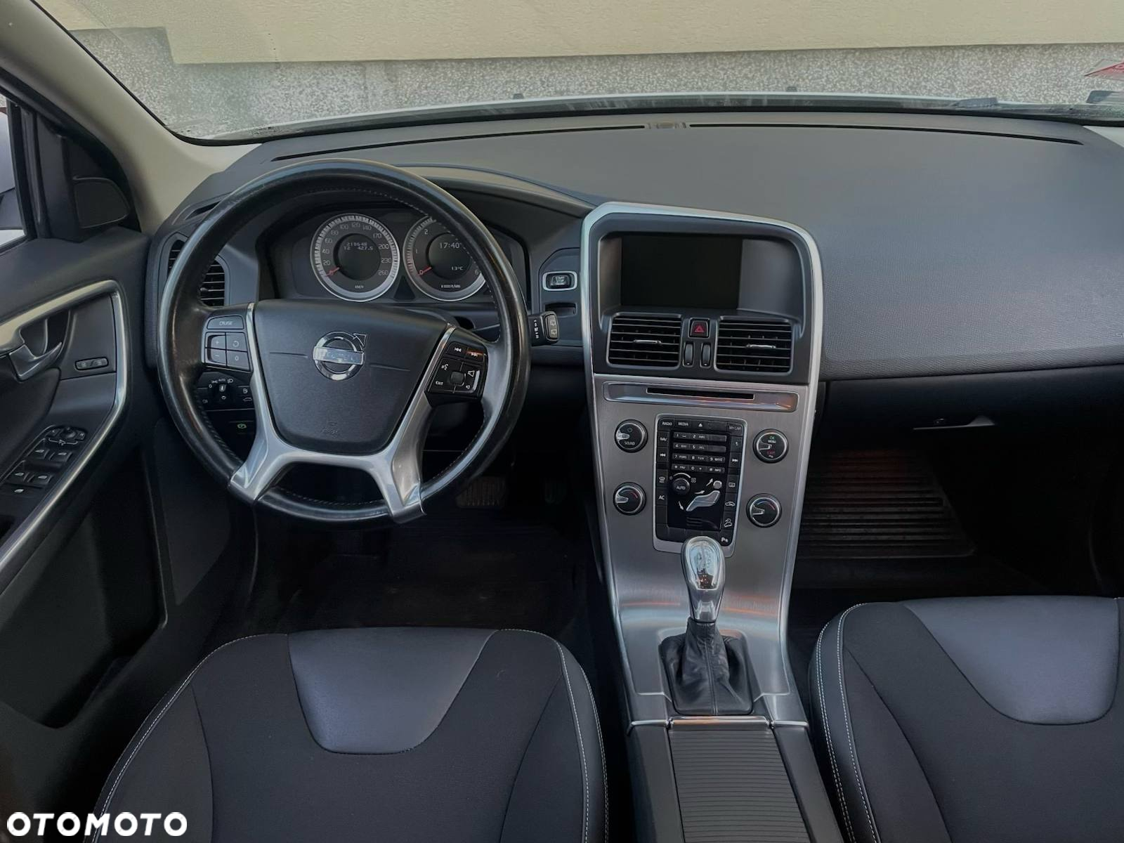 Volvo XC 60 2.4D AWD Kinetic - 4