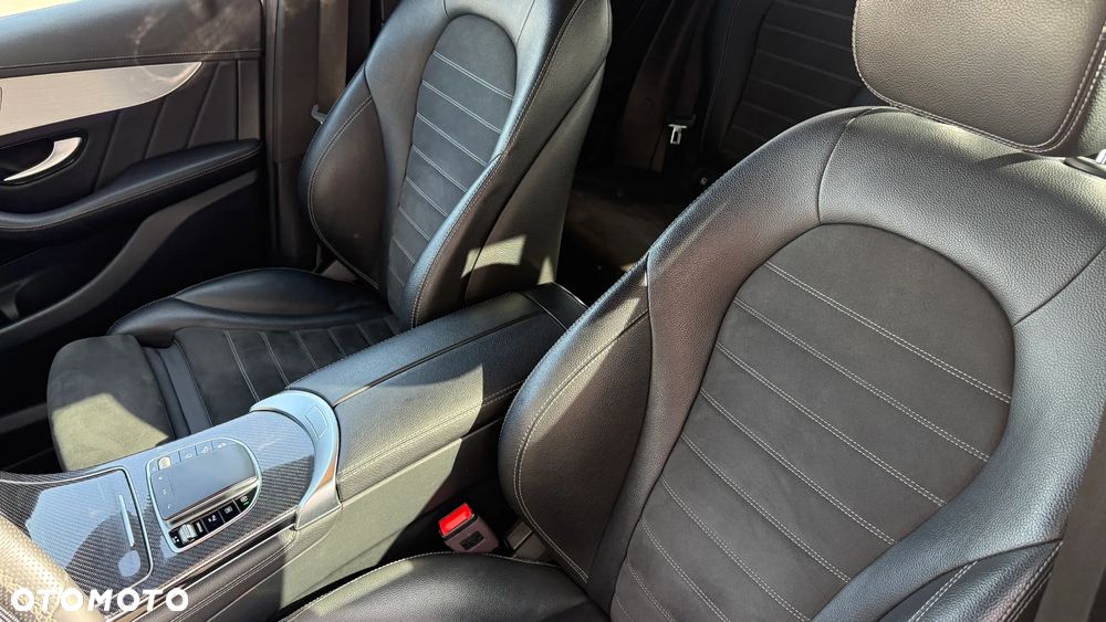 Mercedes-Benz GLC 300 d 4Matic 9G-TRONIC AMG Line - 31