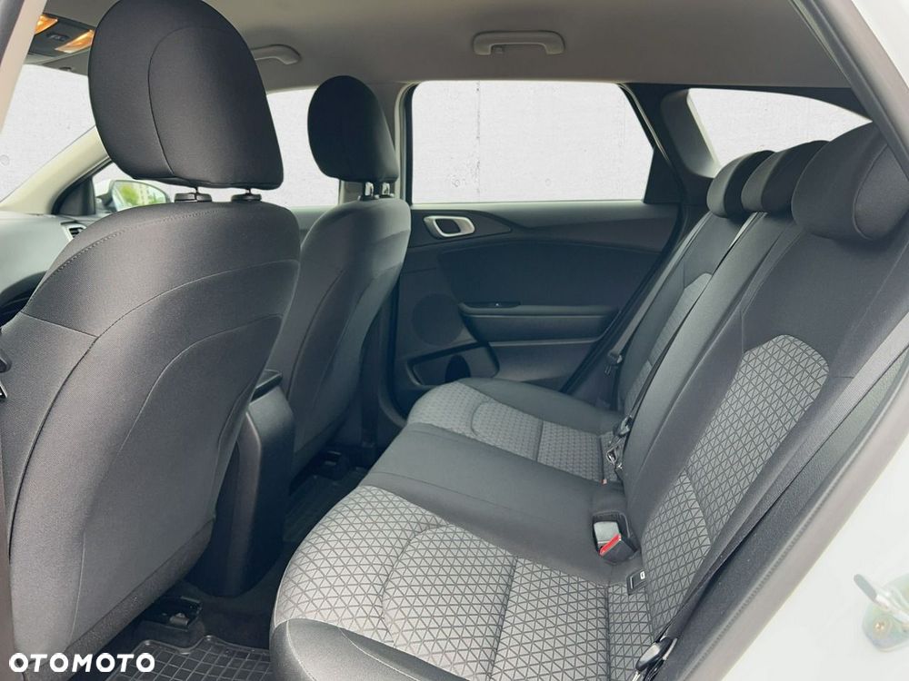 Kia Ceed - 22