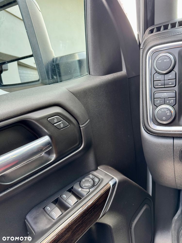 GMC Sierra - 35