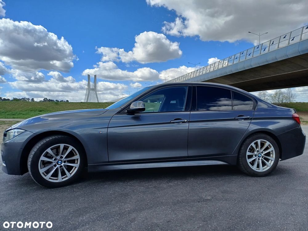 BMW Seria 3 320d M Sport - 11