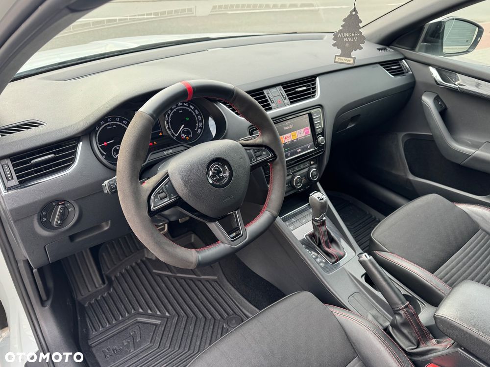 Skoda Octavia 2.0 TDI SCR RS DSG - 29