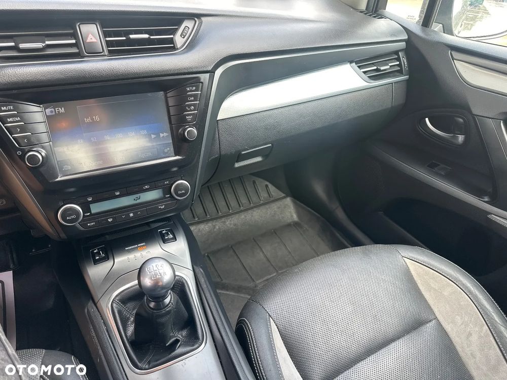 Toyota Avensis 2.0 D-4D Selection - 16