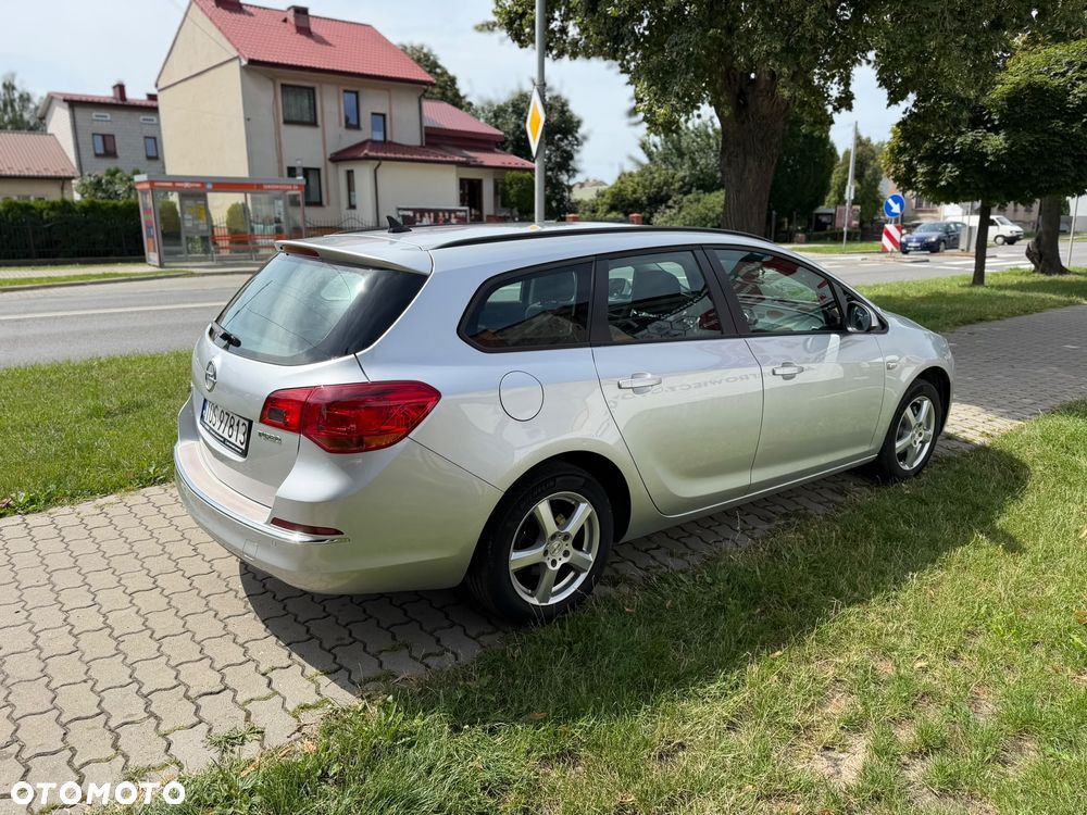 Opel Astra 1.4 Turbo - 11